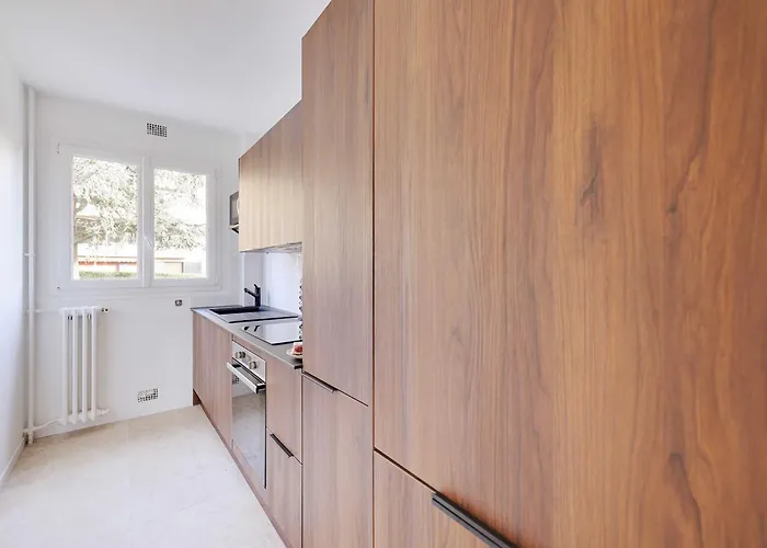 Lägenhet Bright - 2br-4p- Suresnes